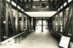Eingang Niederlasshaus 1991 resized